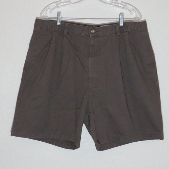 Izod* Men's 1.5" Belt Loop Front Pleat Multipocketed Chino Shorts~ Size 40 Waist - Picture 1 of 7